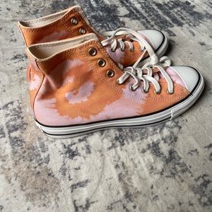 BRAND NEW, tie dye converse
